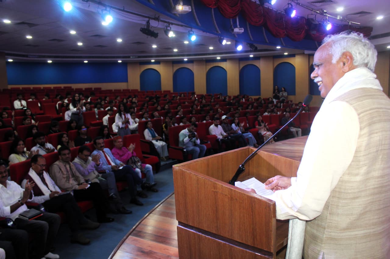 Folk and tribal art workshop inaugurated in Dehradun; Padma Shri Prof. Dr. Sanjay highlights the identity of cultural heritage.