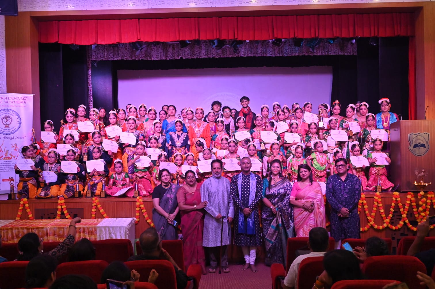 The annual function of the Natarajanjali Dance Academy was held in Noida on a grand scale. Students gave captivating Bharatanatyam performances, while the dance-drama ‘The Puppet Master’ was the highlight of the event.