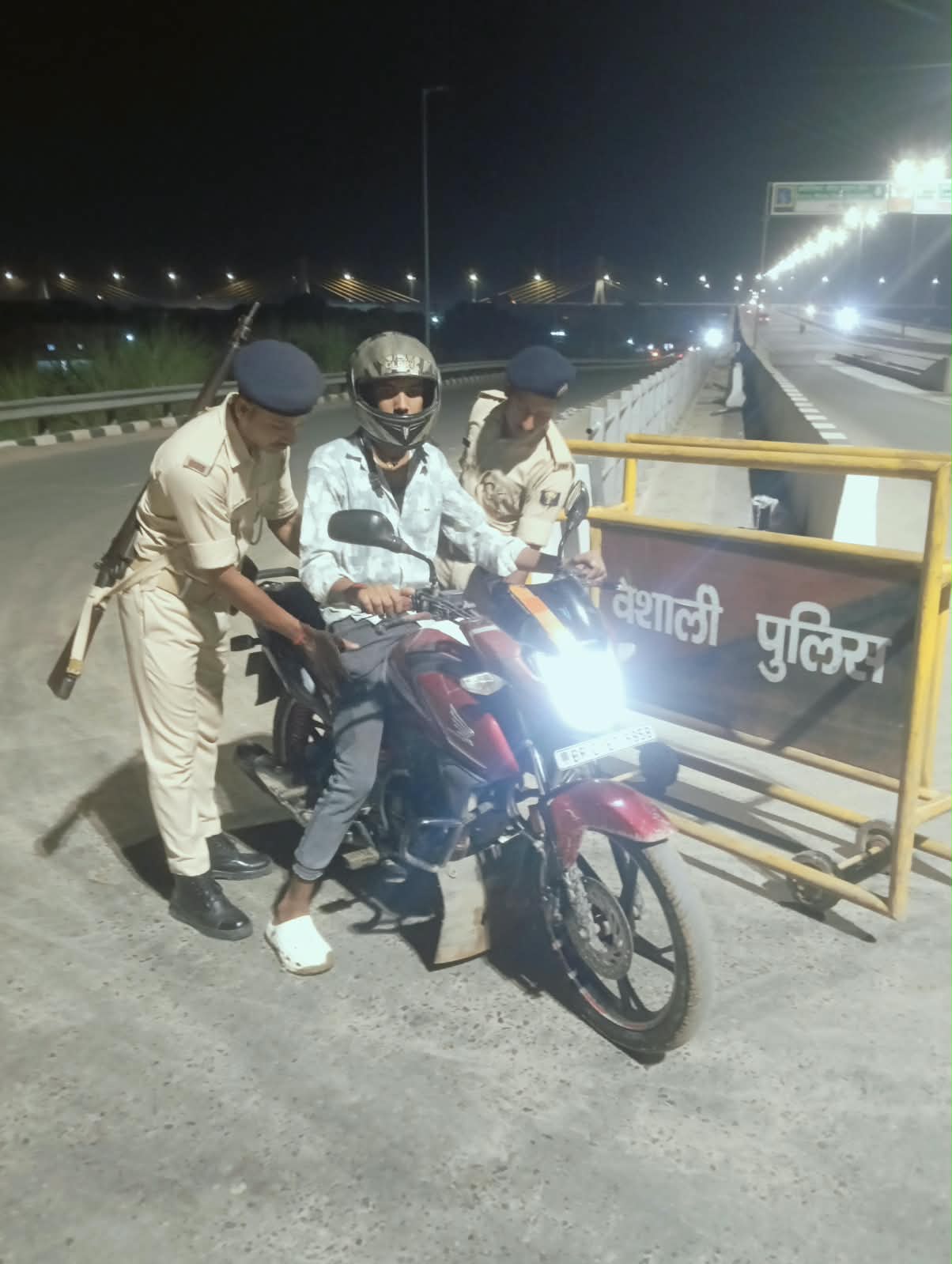 संवेदनशील स्थानों पर बढ़ाई गई निगरानी